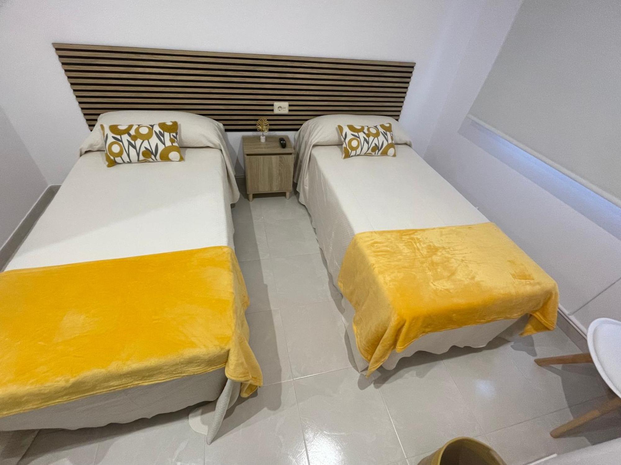 Apartamentos Demar Luis Casais 格罗韦 外观 照片